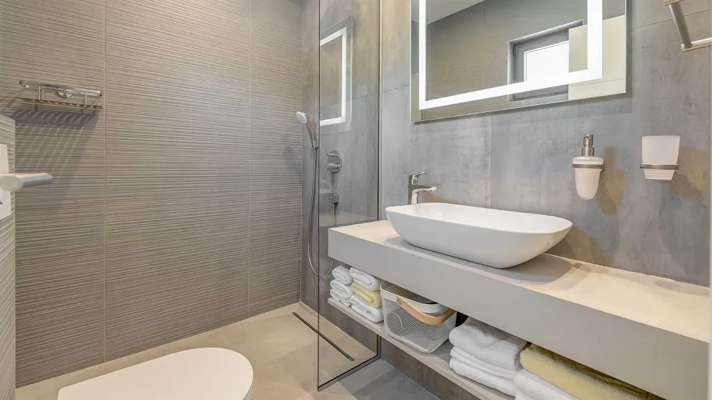 Air-Conditioned Villa with Sea View in Podstrana