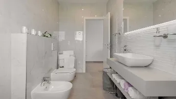 Air-Conditioned Villa with Sea View in Podstrana