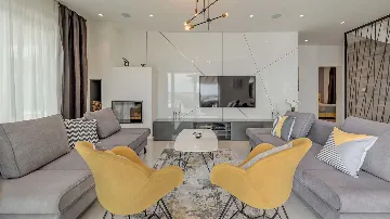 Air-Conditioned Villa with Sea View in Podstrana