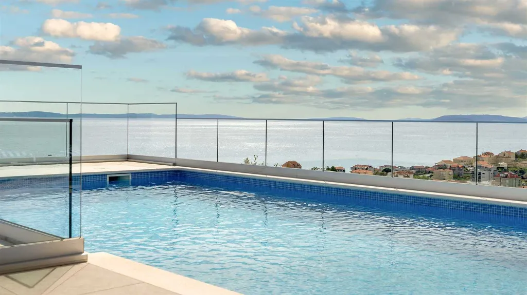 Air-Conditioned Villa with Sea View in Podstrana