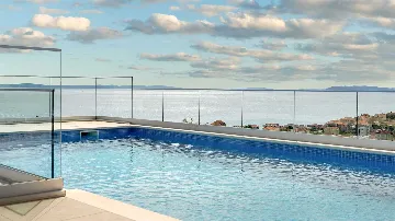 Air-Conditioned Villa with Sea View in Podstrana