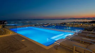 Air-Conditioned Villa with Sea View in Podstrana