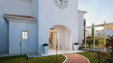 Modern 4-Bedroom Villa in Vabriga