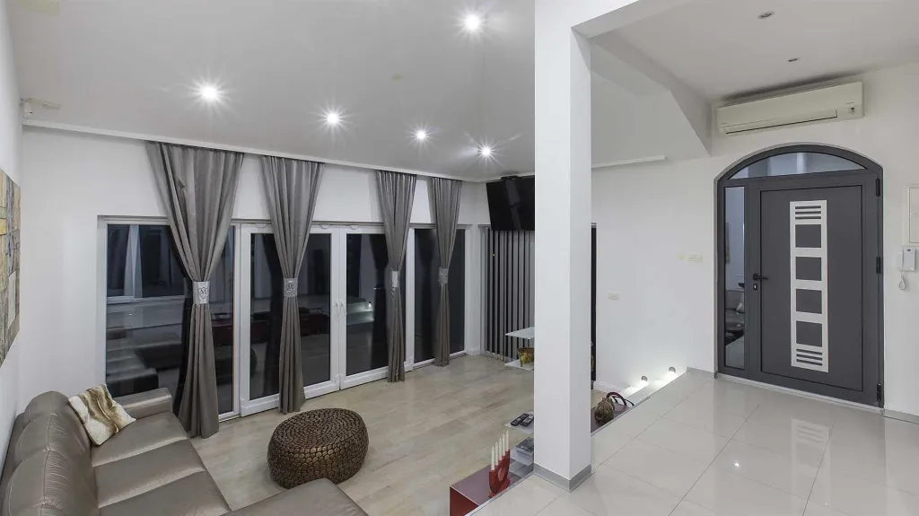 Modern Villa with Private Pool in Rogoznica