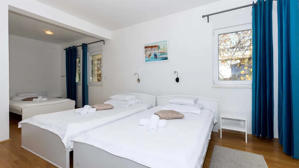 Podstrana Villa with Sea-View Pool for Up to 10 Guests