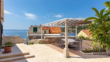 Traditional Stone Villa in Sumartin for Up to 10