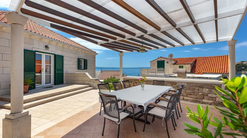 Traditional Stone Villa in Sumartin for Up to 10