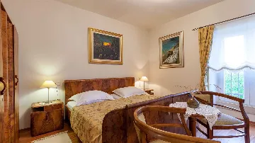 Traditional Stone Villa in Sumartin for Up to 10