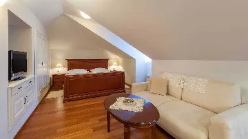 Traditional Stone Villa in Sumartin for Up to 10