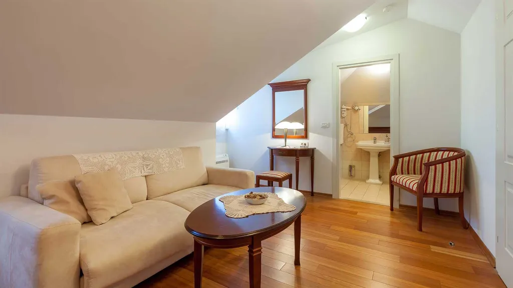 Traditional Stone Villa in Sumartin for Up to 10
