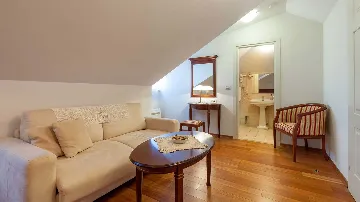 Traditional Stone Villa in Sumartin for Up to 10