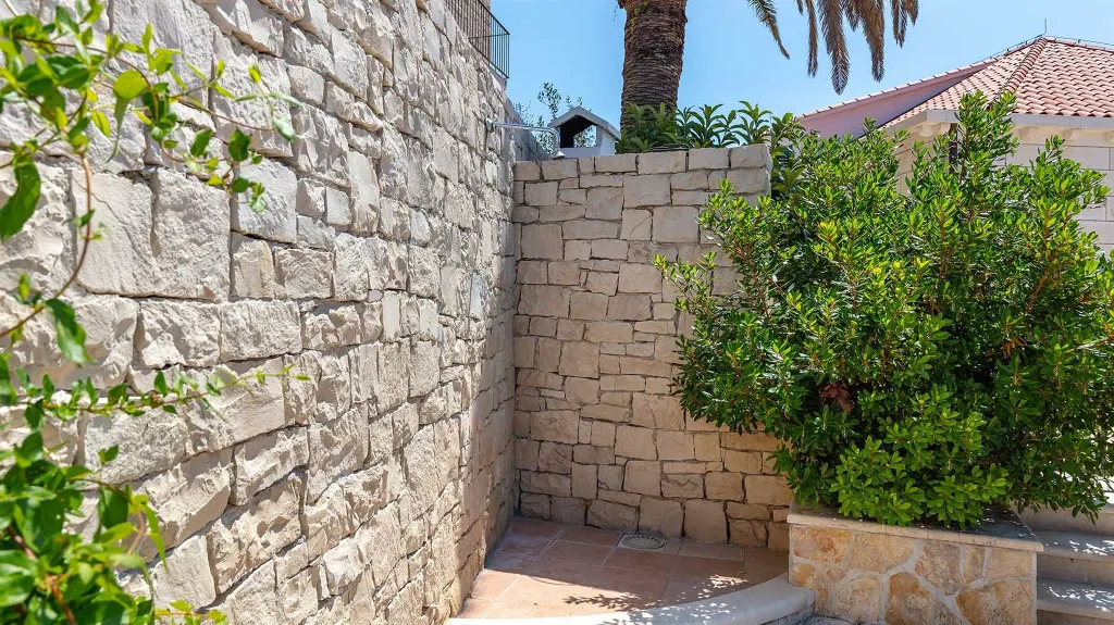 Traditional Stone Villa in Sumartin for Up to 10