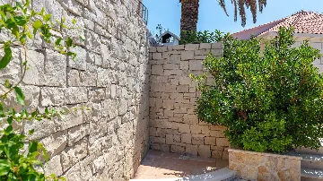 Traditional Stone Villa in Sumartin for Up to 10