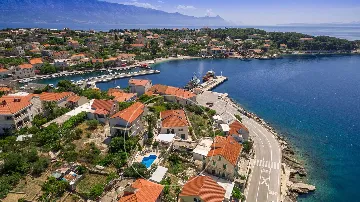 Traditional Stone Villa in Sumartin for Up to 10