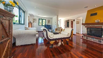 Family Villa in Sumartin for Up to 8 Guests