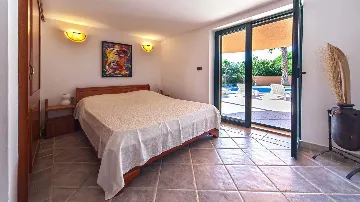 Family Villa in Sumartin for Up to 8 Guests
