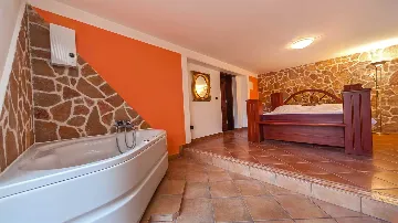 Family Villa in Sumartin for Up to 8 Guests