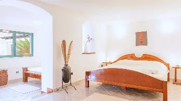 Family Villa in Sumartin for Up to 8 Guests