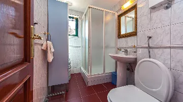 Family Villa in Sumartin for Up to 8 Guests