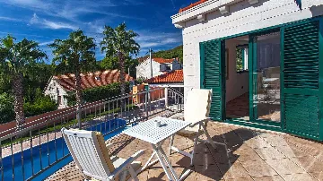 Family Villa in Sumartin for Up to 8 Guests