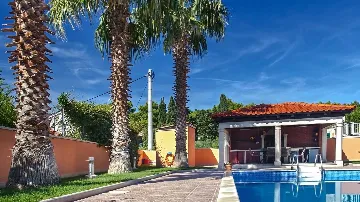 Family Villa in Sumartin for Up to 8 Guests