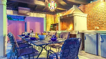 Family Villa in Sumartin for Up to 8 Guests