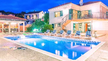 Family Villa in Sumartin for Up to 8 Guests