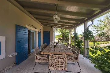 Villa in Čabrunići with Pool and 4 Bedrooms