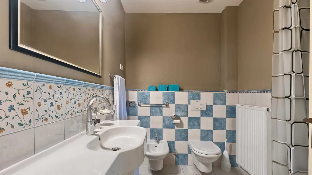 Villa in Čabrunići with Pool and 4 Bedrooms