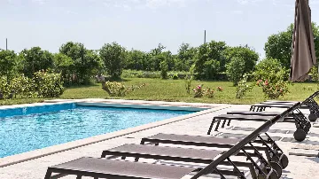 Villa in Čabrunići with Pool and 4 Bedrooms