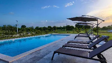 Villa in Čabrunići with Pool and 4 Bedrooms