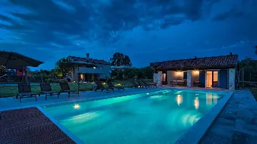 Villa in Čabrunići with Pool and 4 Bedrooms