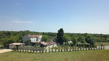 Villa in Čabrunići with Pool and 4 Bedrooms