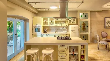 Villa in Čabrunići with Pool and 4 Bedrooms