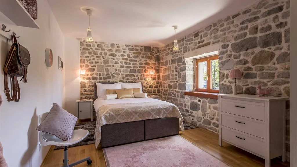 3-Bedroom Lakefront Villa with Heated Pool in Solin
