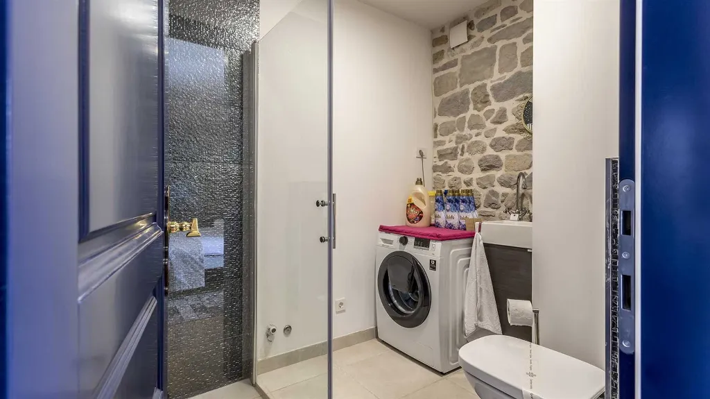 3-Bedroom Lakefront Villa with Heated Pool in Solin