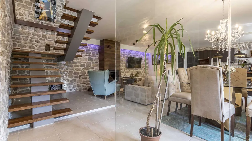 3-Bedroom Lakefront Villa with Heated Pool in Solin