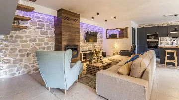 3-Bedroom Lakefront Villa with Heated Pool in Solin