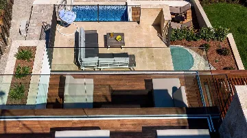 4-Bedroom Villa with Infinity Pool in Ičići