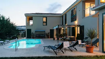 Pool Villa in Trogir’s Plano for Up to 9 Guests