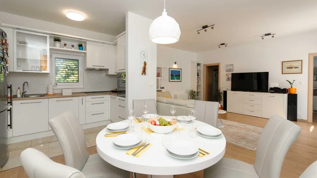 Pool Villa in Trogir’s Plano for Up to 9 Guests