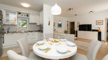 Pool Villa in Trogir’s Plano for Up to 9 Guests