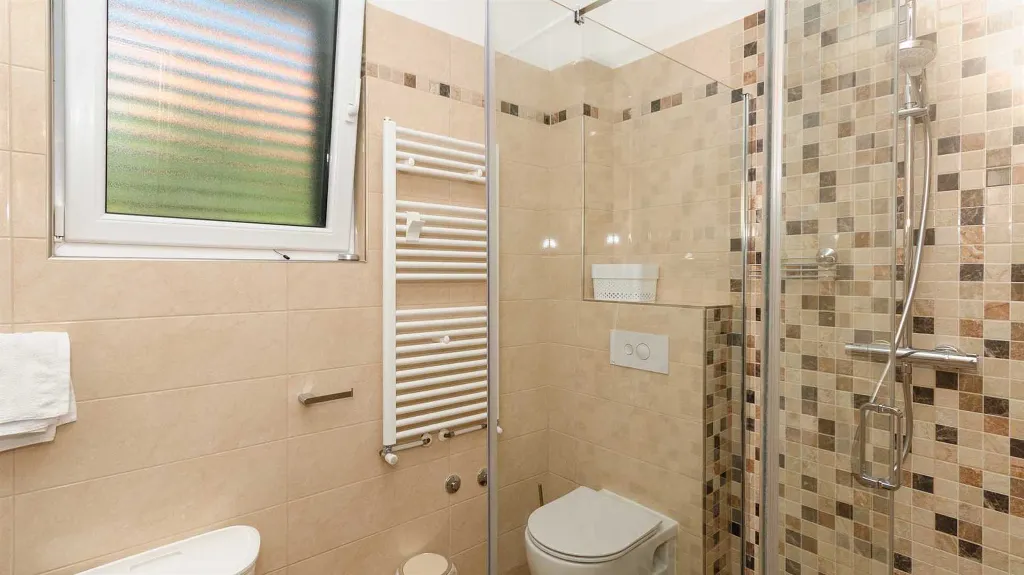 Pool Villa in Trogir’s Plano for Up to 9 Guests