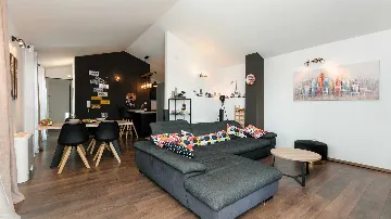 Pool Villa in Trogir’s Plano for Up to 9 Guests