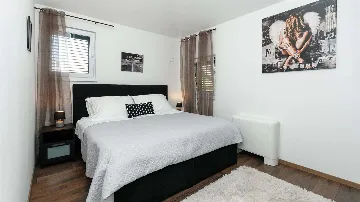 Pool Villa in Trogir’s Plano for Up to 9 Guests