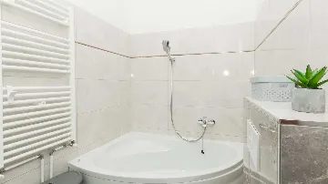 Pool Villa in Trogir’s Plano for Up to 9 Guests