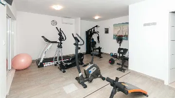 Pool Villa in Trogir’s Plano for Up to 9 Guests