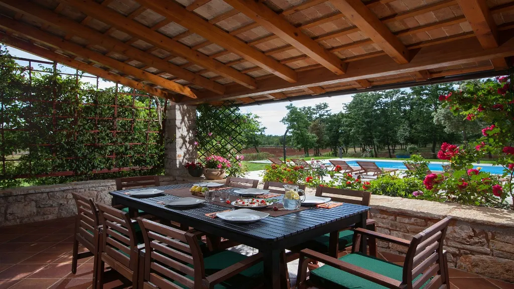 Traditional Villa with Private Pool in Bale