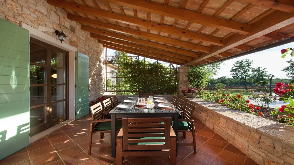 Traditional Villa with Private Pool in Bale