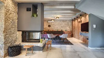 Heritage Stone Villa with Pool in Tinjan